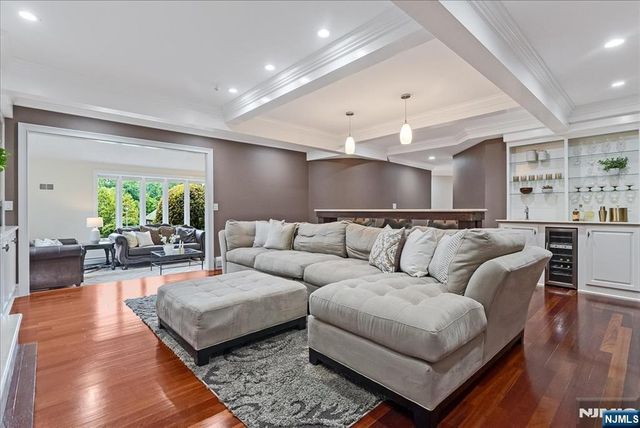 31 Forest Hills Way, Cedar Grove, NJ 07009