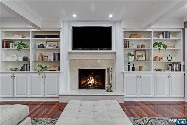31 Forest Hills Way, Cedar Grove, NJ 07009