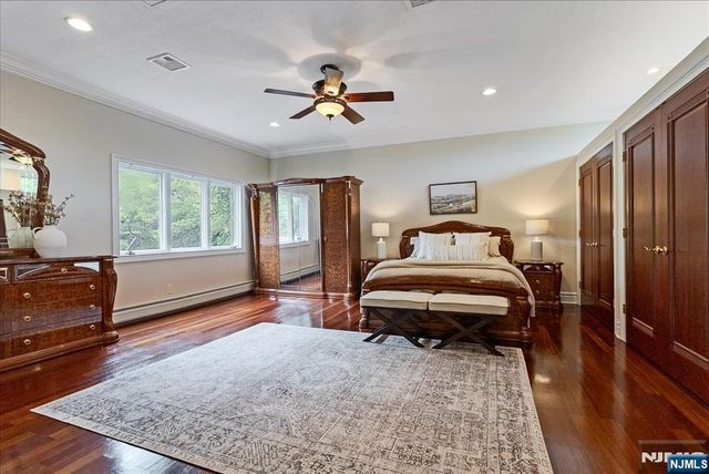 31 Forest Hills Way, Cedar Grove, NJ 07009
