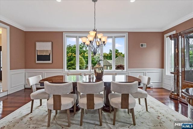 31 Forest Hills Way, Cedar Grove, NJ 07009