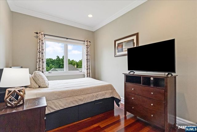 31 Forest Hills Way, Cedar Grove, NJ 07009
