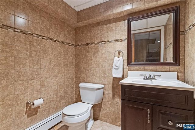 31 Forest Hills Way, Cedar Grove, NJ 07009