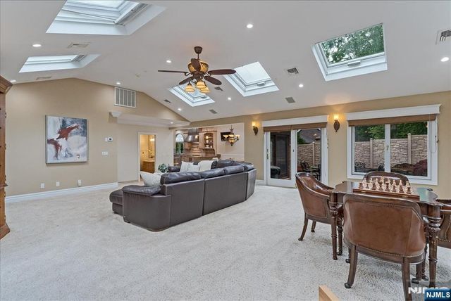 31 Forest Hills Way, Cedar Grove, NJ 07009