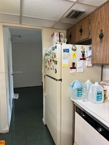 9180 SE Fontainebleau Blvd 302, Miami, FL 33172