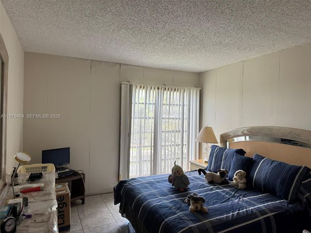 9180 SE Fontainebleau Blvd 302, Miami, FL 33172