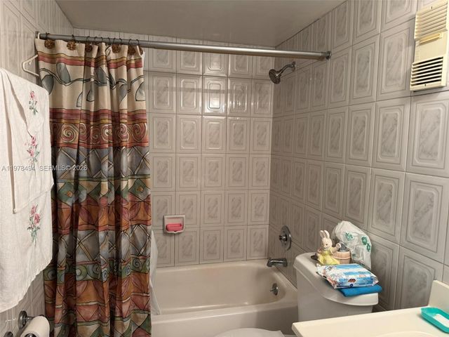 9180 SE Fontainebleau Blvd 302, Miami, FL 33172