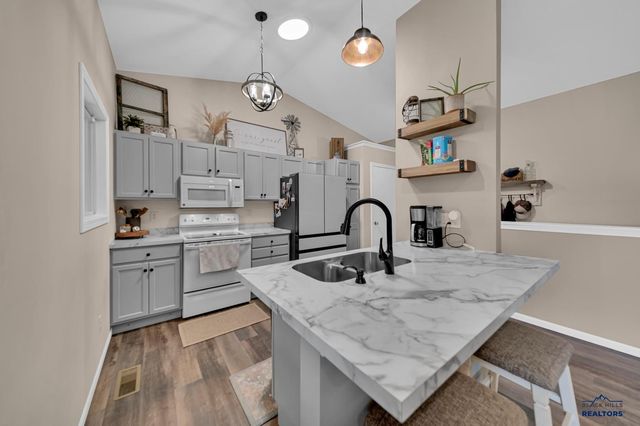 5256 BASSWOOD, Rapid City, SD 57703