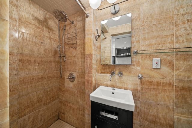 175 Bleecker St Apt 11, New York City, NY 10012