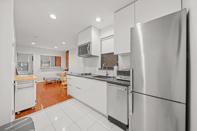 175 Bleecker St Apt 11, New York City, NY 10012