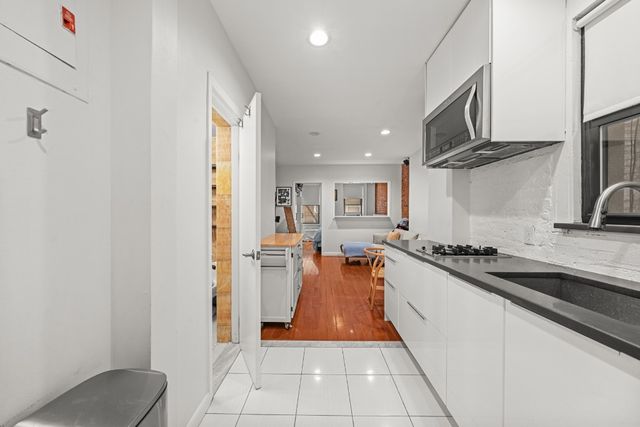 175 Bleecker St Apt 11, New York City, NY 10012