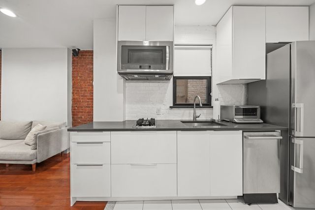 175 Bleecker St Apt 11, New York City, NY 10012