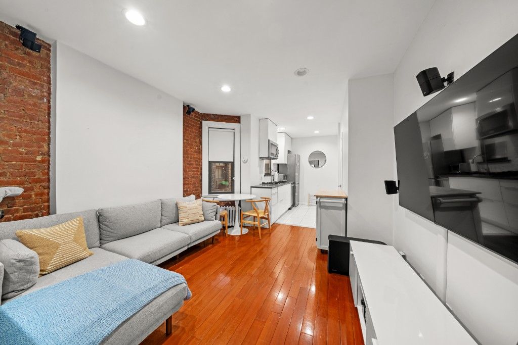 175 Bleecker St Apt 11, New York City, NY 10012