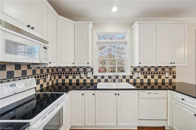 105 Winrow Drive, Jamestown, NC 27282