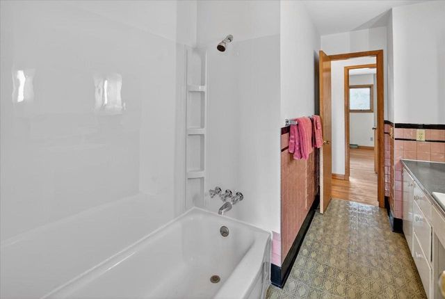 1005 Tompkins Drive, Madison, WI 53716