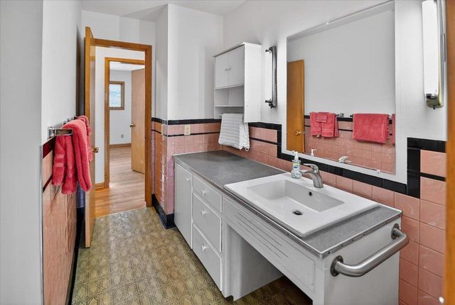 1005 Tompkins Drive, Madison, WI 53716