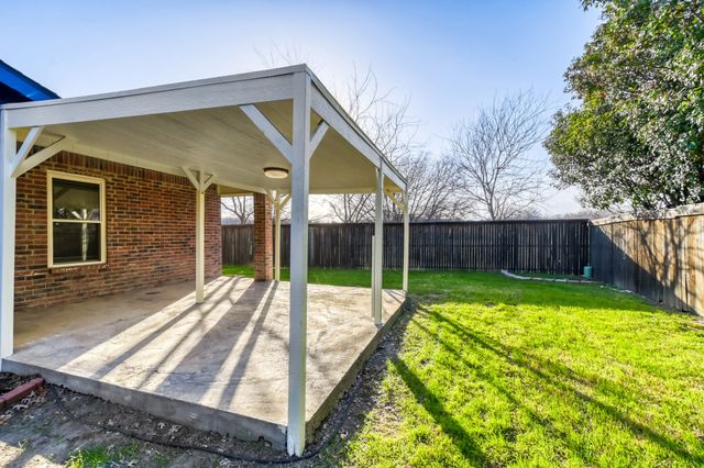 10220 Little Fox Court, Fort Worth, TX 76108