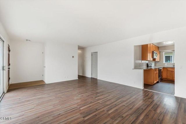 620 W Gonzales Road B, Oxnard, CA 93036