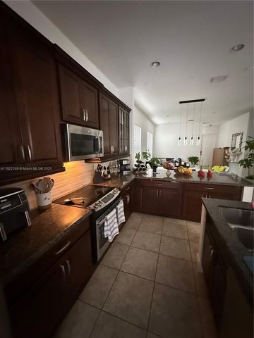 9823 W 34th Ln 9823, Hialeah, FL 33018