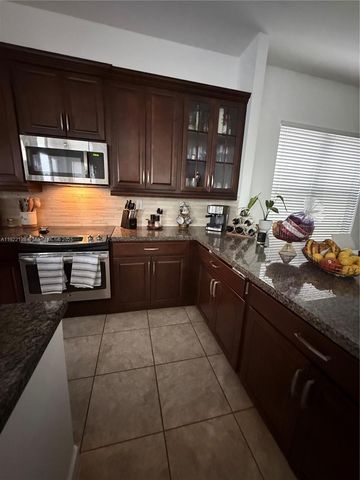 9823 W 34th Ln 9823, Hialeah, FL 33018