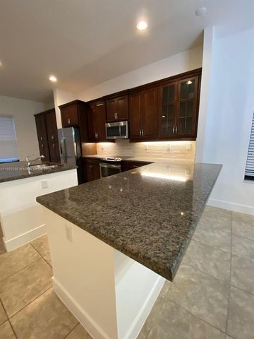 9823 W 34th Ln 9823, Hialeah, FL 33018