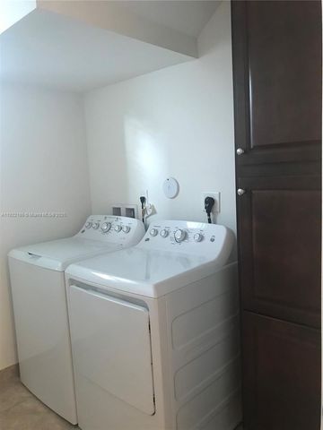 9823 W 34th Ln 9823, Hialeah, FL 33018