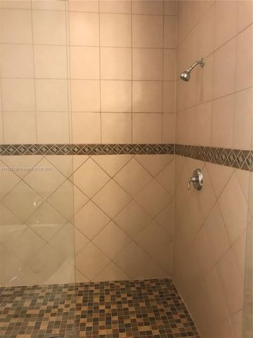 9823 W 34th Ln 9823, Hialeah, FL 33018