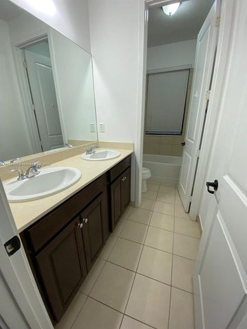 9823 W 34th Ln 9823, Hialeah, FL 33018