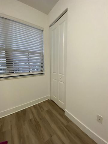 9823 W 34th Ln 9823, Hialeah, FL 33018