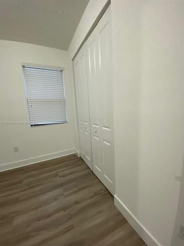 9823 W 34th Ln 9823, Hialeah, FL 33018