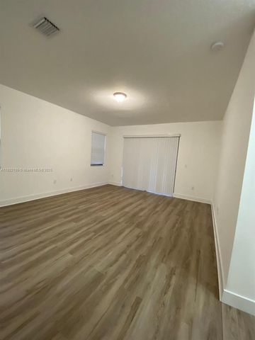 9823 W 34th Ln 9823, Hialeah, FL 33018