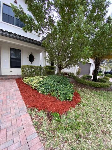 9823 W 34th Ln 9823, Hialeah, FL 33018