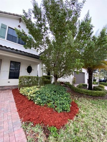 9823 W 34th Ln 9823, Hialeah, FL 33018