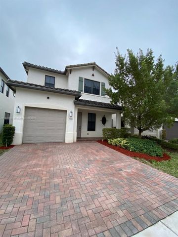 9823 W 34th Ln 9823, Hialeah, FL 33018