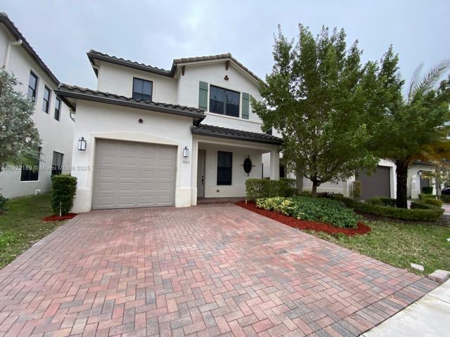 9823 W 34th Ln 9823, Hialeah, FL 33018