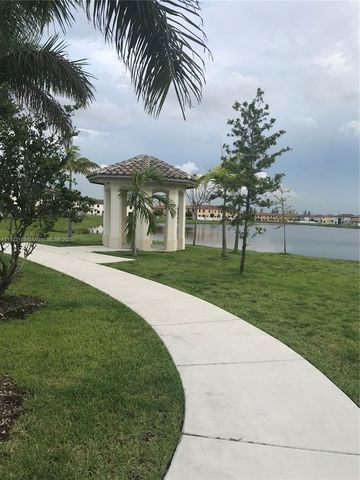 9823 W 34th Ln 9823, Hialeah, FL 33018