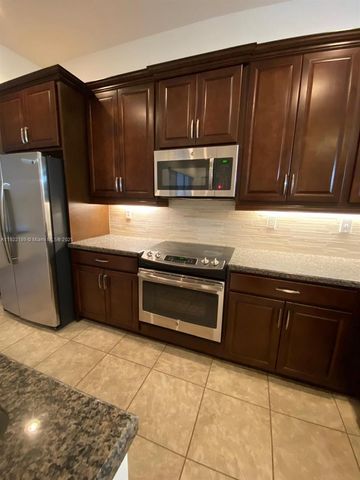 9823 W 34th Ln 9823, Hialeah, FL 33018