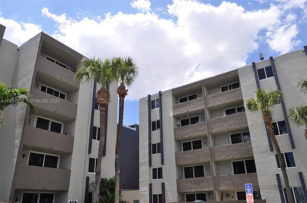 10090 NW 80th Ct 1354, Hialeah Gardens, FL 33016