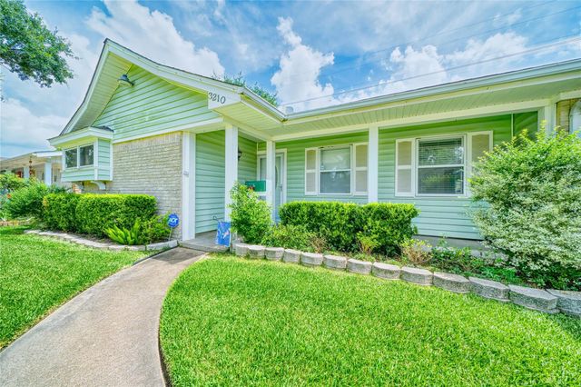 3210 Flamborough Drive, Pasadena, TX 77503