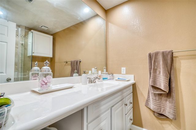 3210 Flamborough Drive, Pasadena, TX 77503