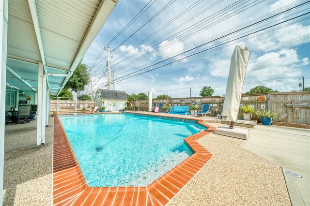3210 Flamborough Drive, Pasadena, TX 77503