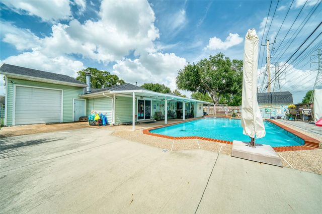 3210 Flamborough Drive, Pasadena, TX 77503