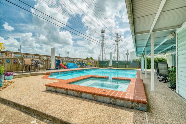 3210 Flamborough Drive, Pasadena, TX 77503
