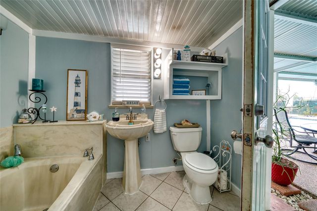 3210 Flamborough Drive, Pasadena, TX 77503