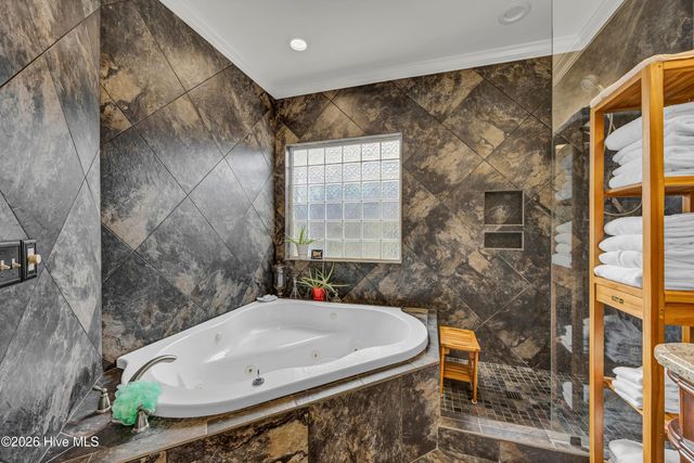 2112 Bay Colony Lane, Wilmington, NC 28405