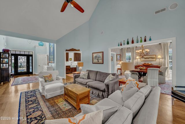 2112 Bay Colony Lane, Wilmington, NC 28405