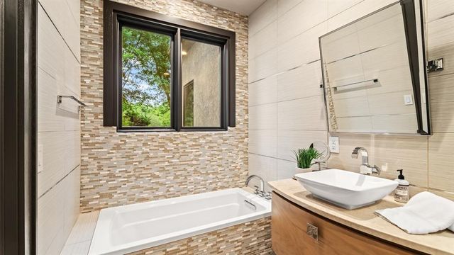 15216 Stoney Spring Road, Edmond, OK 73013