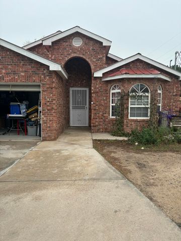 3424 Herrera Road NW, Albuquerque, NM 87105