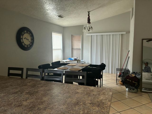 3424 Herrera Road NW, Albuquerque, NM 87105