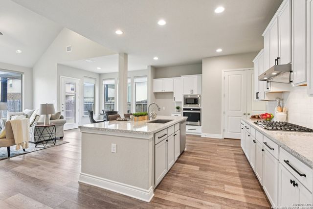 29740 elkhorn, Boerne, TX 78015