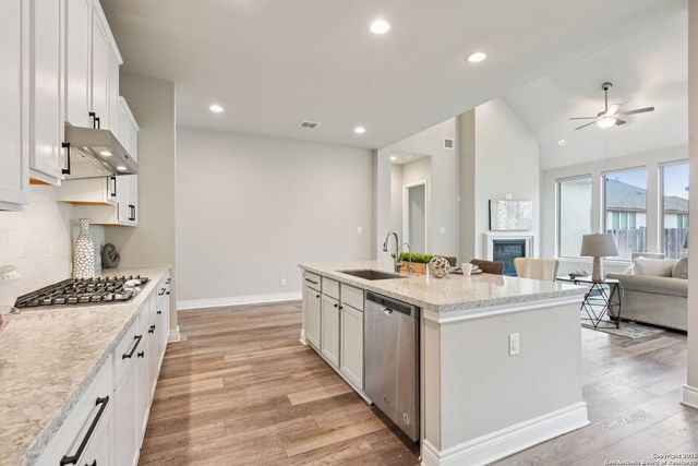 29740 elkhorn, Boerne, TX 78015